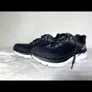 Hoka one one Clifton 5 — size 7